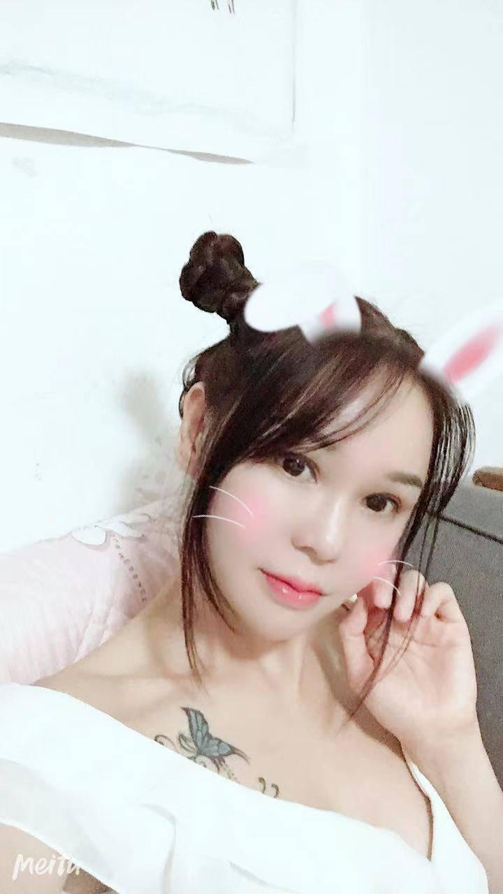 95年小妹妹陆露